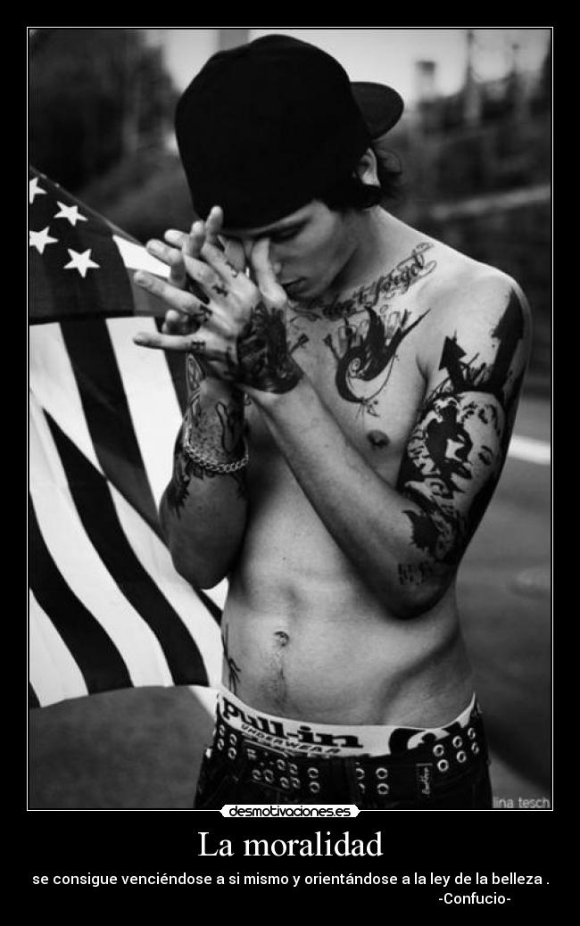 La moralidad - se consigue venciéndose a si mismo y orientándose a la ley de la belleza .
                                                                                                       -Confucio-
