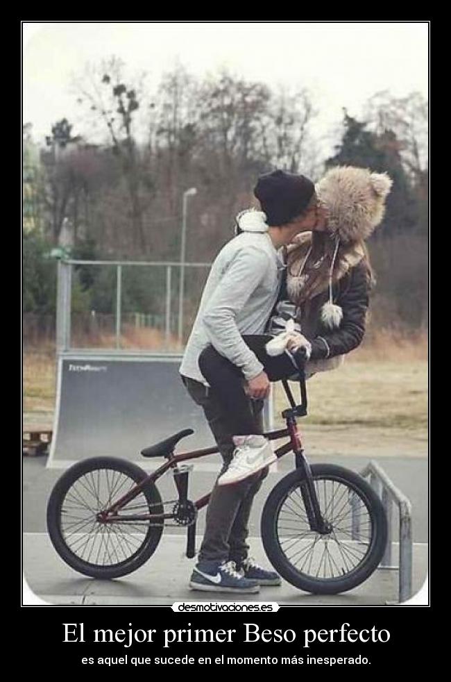 El mejor primer Beso perfecto - es aquel que sucede en el momento más inesperado.