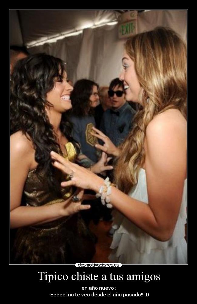 carteles chiste amigos ano nuevo desmotivaciones