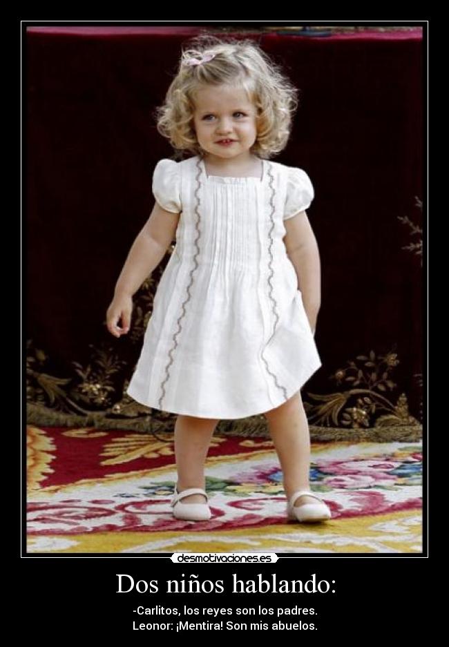 Dos niños hablando: -