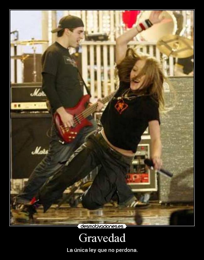 carteles ley gravedad caidas avril lavigne perdon golpes desmotivaciones