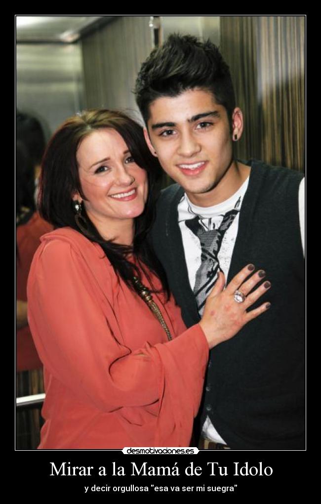 Mirar a la Mamá de Tu Idolo - 