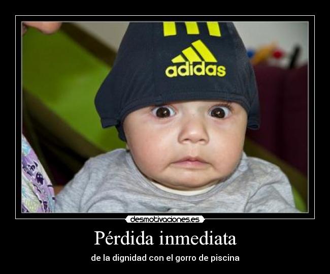 Pérdida inmediata - de la dignidad con el gorro de piscina