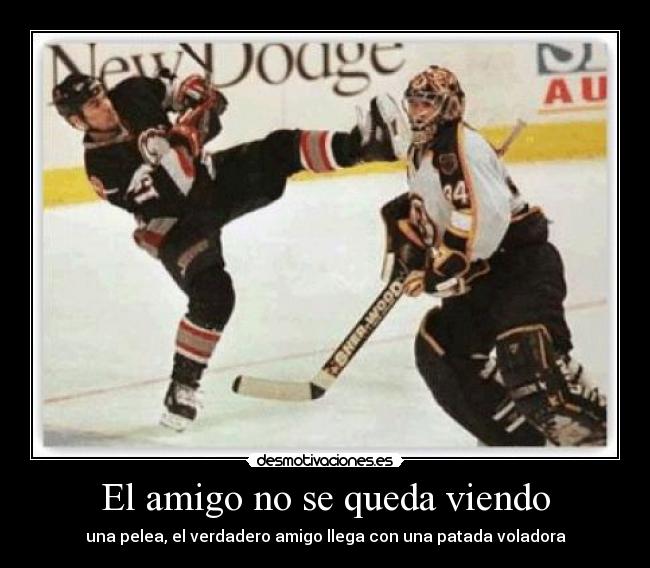 El amigo no se queda viendo - una pelea, el verdadero amigo llega con una patada voladora