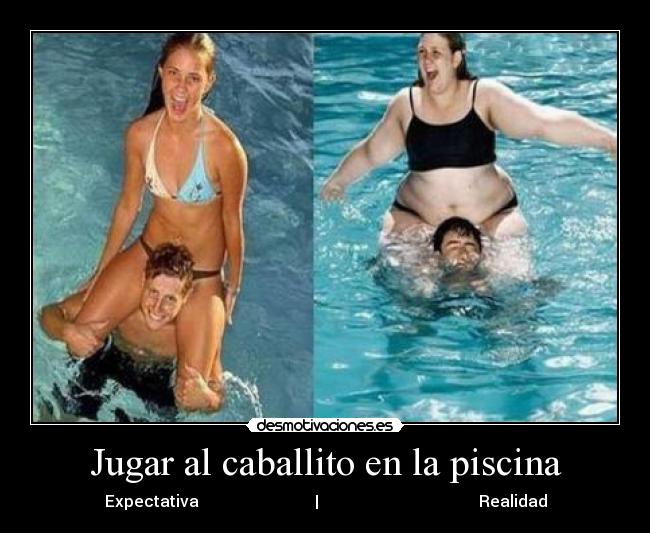 Jugar al caballito en la piscina -