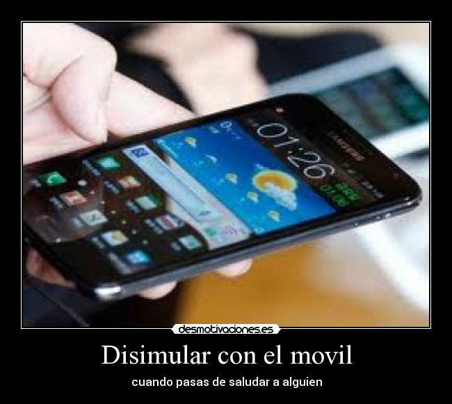 Disimular con el movil - cuando pasas de saludar a alguien