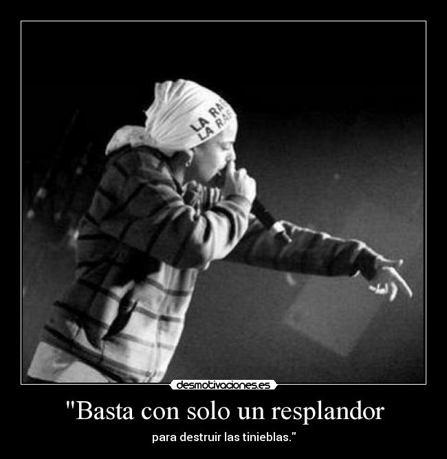 carteles keny arkana una botellla vozka unos gramos marihuana desmotivaciones