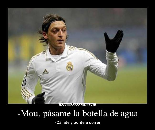 -Mou, pásame la botella de agua - -Cállate y ponte a correr