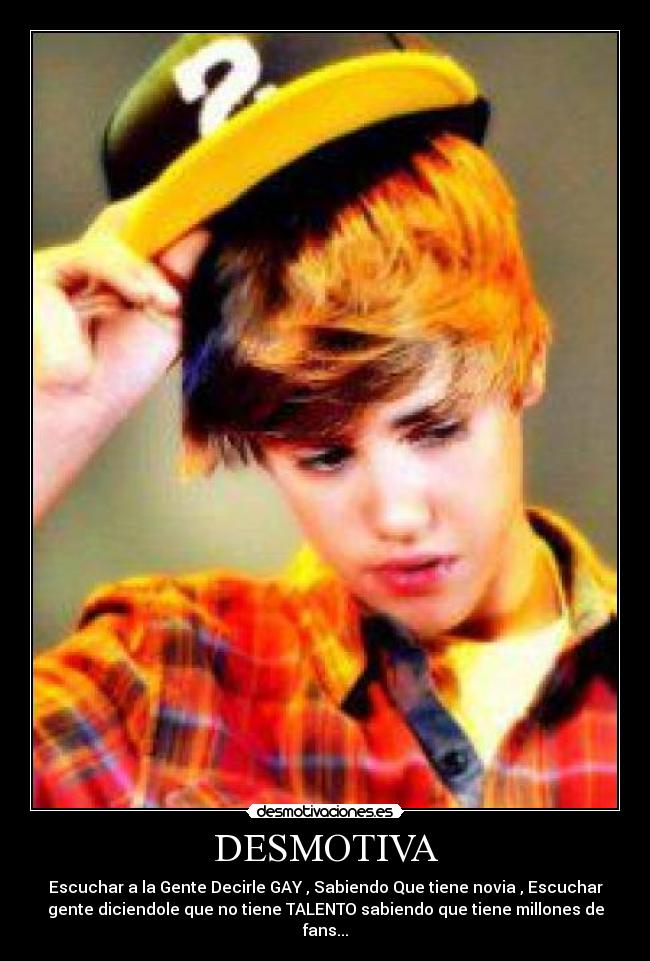 DESMOTIVA - Escuchar a la Gente Decirle GAY , Sabiendo Que tiene novia , Escuchar
gente diciendole que no tiene TALENTO sabiendo que tiene millones de
fans...