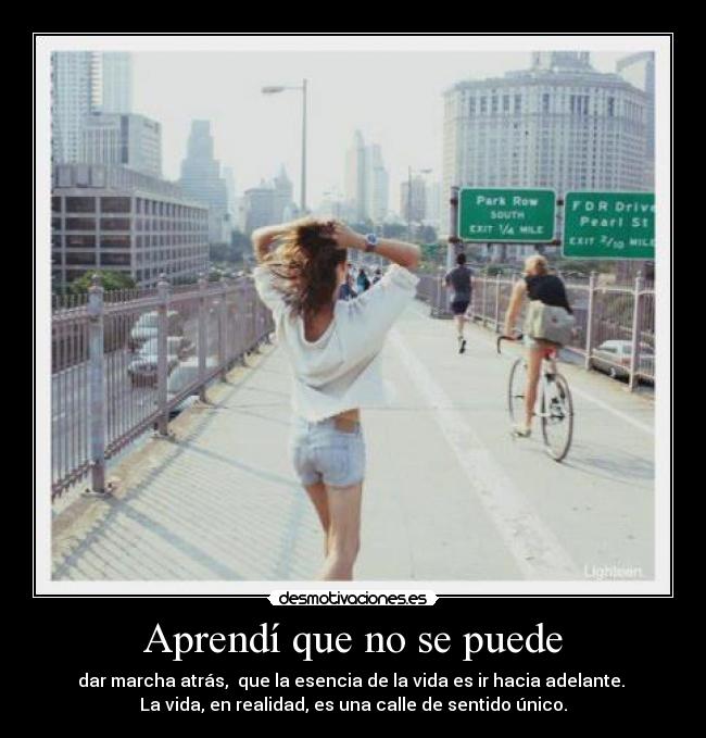 carteles vive sonrie desmotivaciones