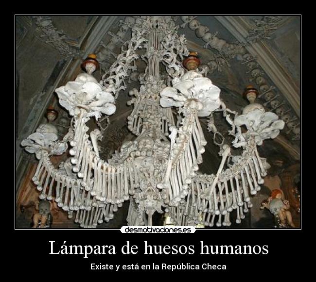 Lámpara de huesos humanos -