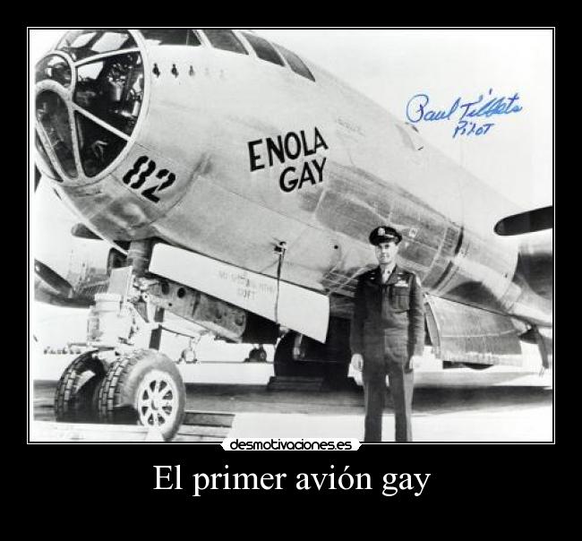 El primer avión gay -