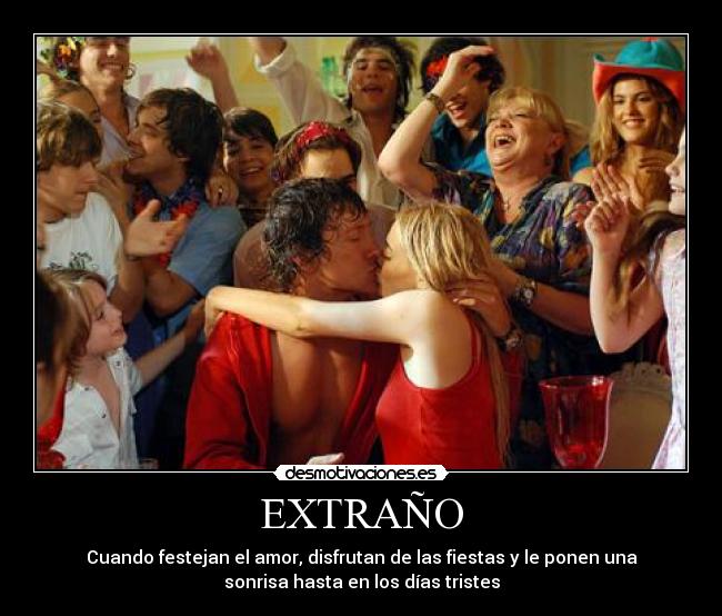 EXTRAÑO -