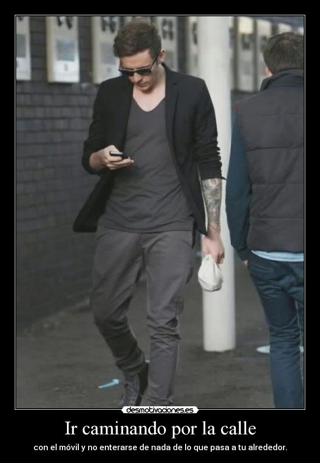 Ir caminando por la calle - 