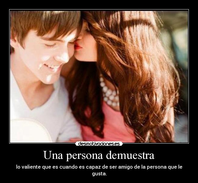 Una persona demuestra -