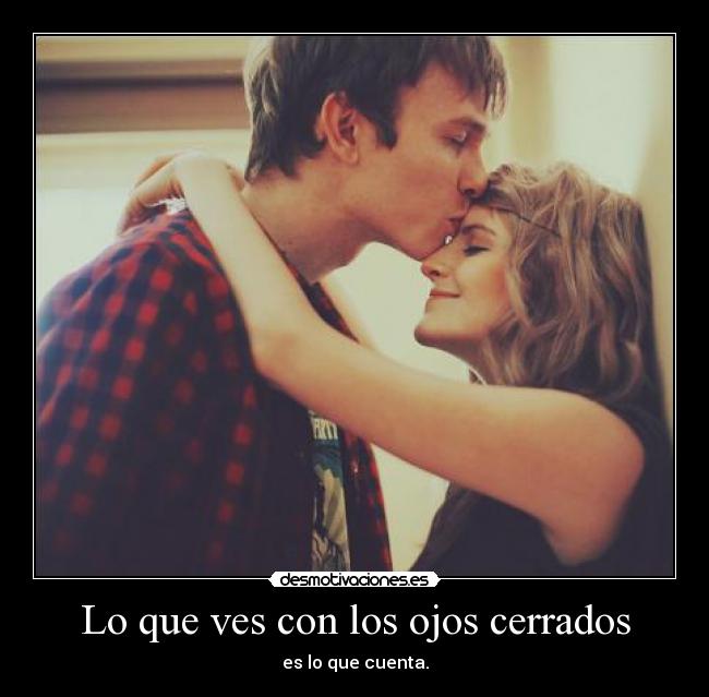 carteles que ves con los ojos cerrados que cuenta desmotivaciones