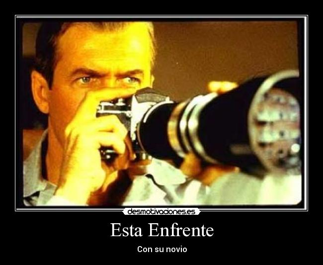 Esta Enfrente - Con su novio