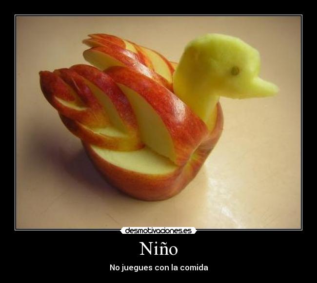 Niño - No juegues con la comida