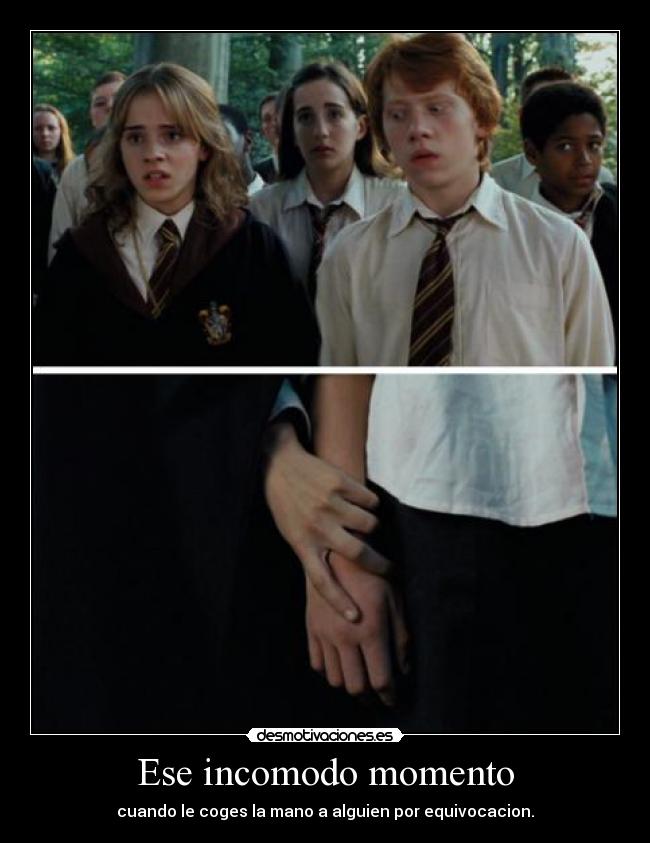 Ese incomodo momento - cuando le coges la mano a alguien por equivocacion.