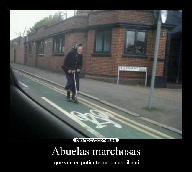 carteles abuelas marchosas que van fiesta supermercado desmotivaciones