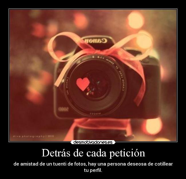 Detrás de cada petición - de amistad de un tuenti de fotos, hay una persona deseosa de cotillear tu perfil.