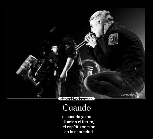 Cuando - el pasado ya no
     ilumina el futuro,
     el espíritu camina
     en la oscuridad.