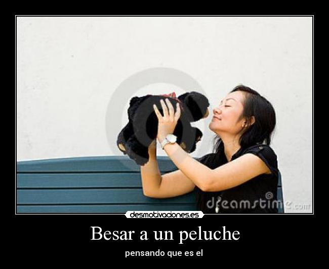 Besar a un peluche - 