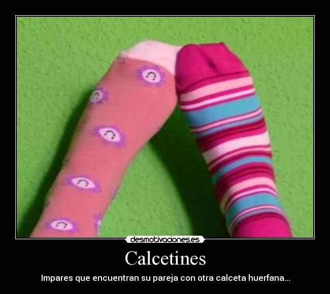 Calcetines - Impares que encuentran su pareja con otra calceta huerfana...