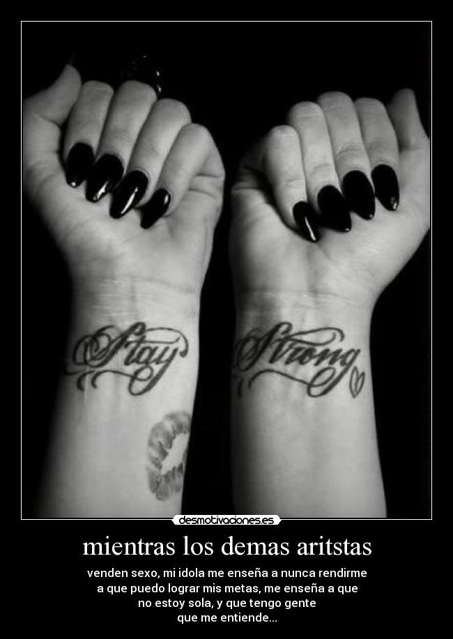 mientras los demas aritstas -