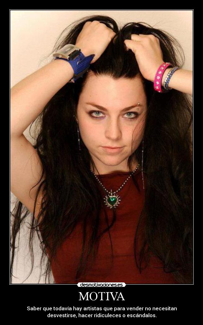 MOTIVA - Saber que todavía hay artistas que para vender no necesitan
desvestirse, hacer ridiculeces o escándalos.