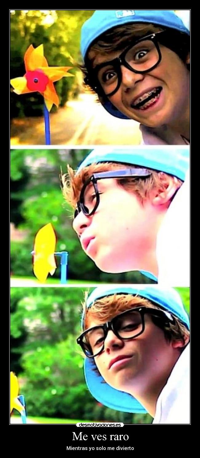 carteles nerd ves raro mientras solo divierto desmotivaciones