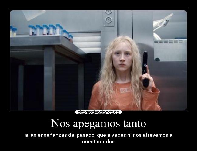 carteles saoirse ronan protagonizando una nina asesina desmotivaciones