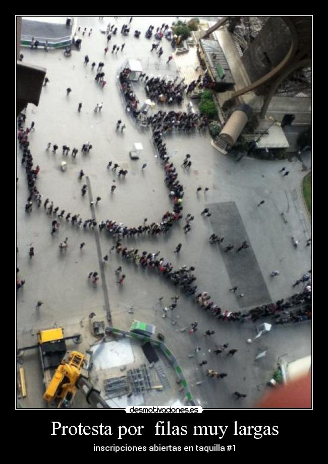 Protesta por filas muy largas -