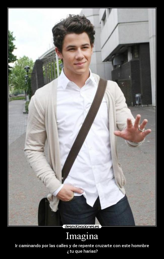 Imagina - Ir caminando por las calles y de repente cruzarte con este homnbre♥
¿ tu que harias?