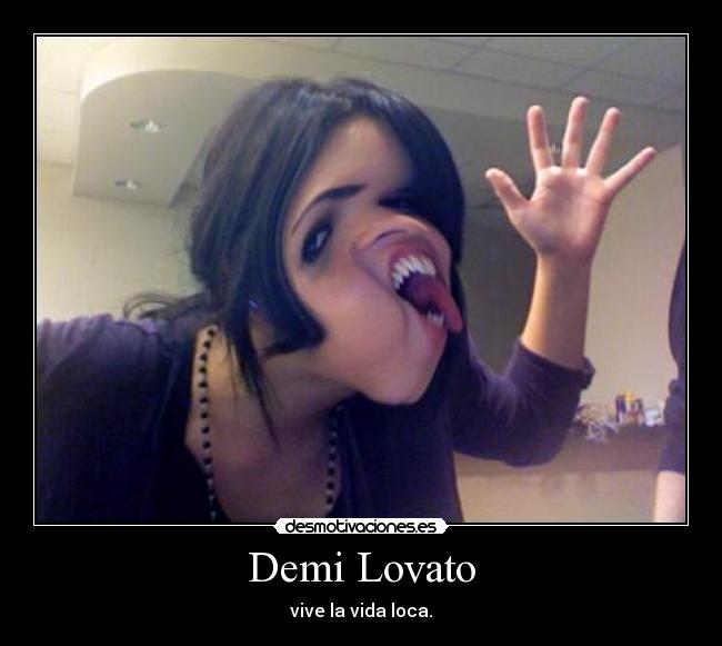carteles demi lovato smile desmotivaciones