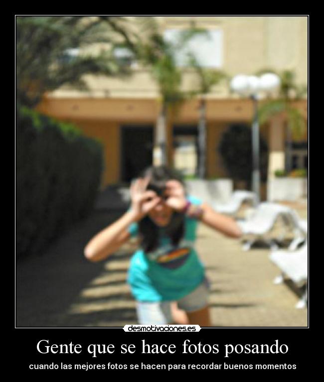 Gente que se hace fotos posando -