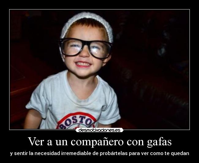 Ver a un compañero con gafas -