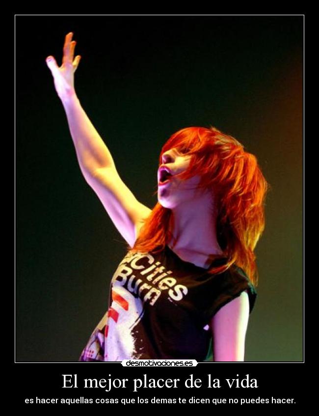 carteles vida paraelmundo quemebajo hayley williams paramore desmotivaciones