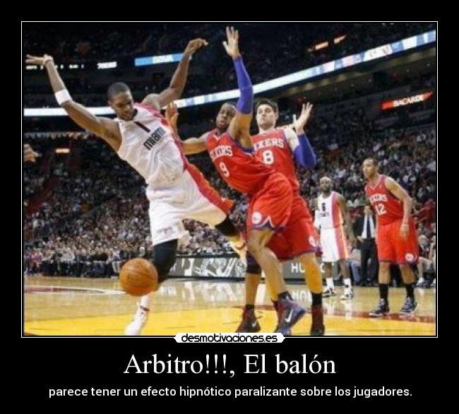 Arbitro!!!, El balón - parece tener un efecto hipnótico paralizante sobre los jugadores.