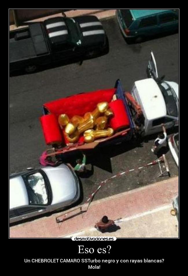 Eso es? - Un CHEBROLET CAMARO SSTurbo negro y con rayas blancas?
Mola!