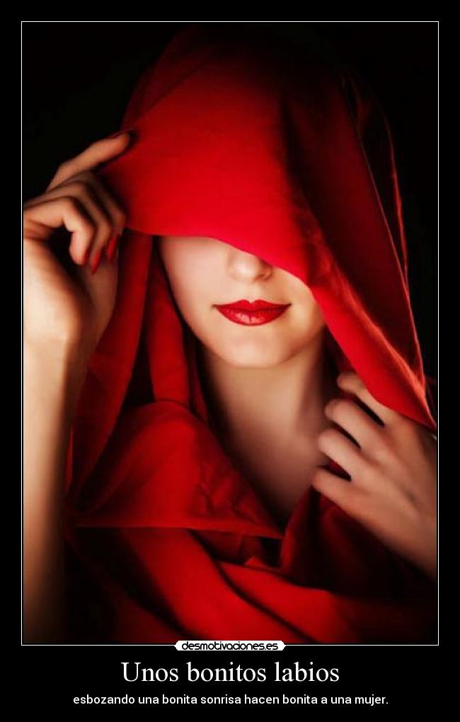 Unos bonitos labios - esbozando una bonita sonrisa hacen bonita a una mujer.