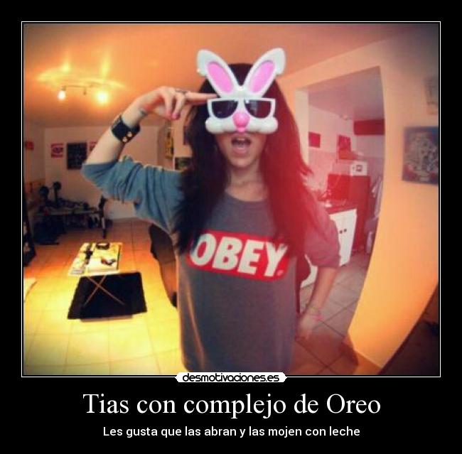 Tias con complejo de Oreo - Les gusta que las abran y las mojen con leche