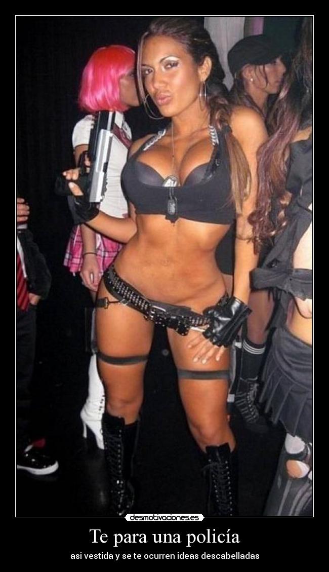 Te para una policía - asi vestida y se te ocurren ideas descabelladas