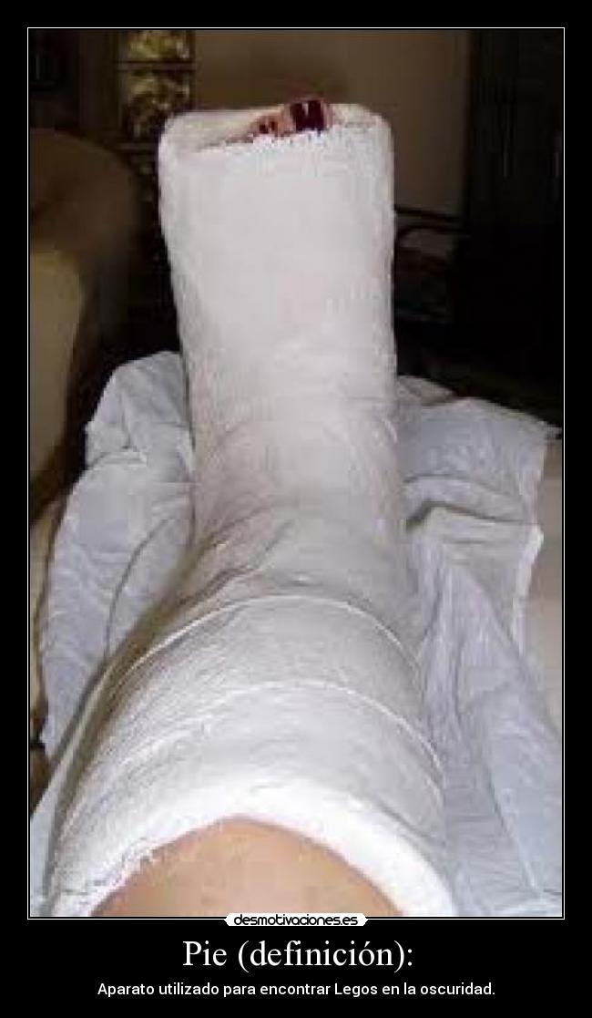 Pie (definición): - Aparato utilizado para encontrar Legos en la oscuridad.