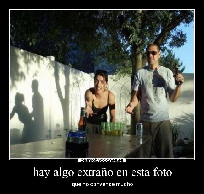 hay algo extraño en esta foto - que no convence mucho