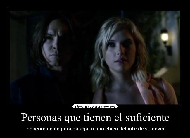 Personas que tienen el suficiente - descaro como para halagar a una chica delante de su novio