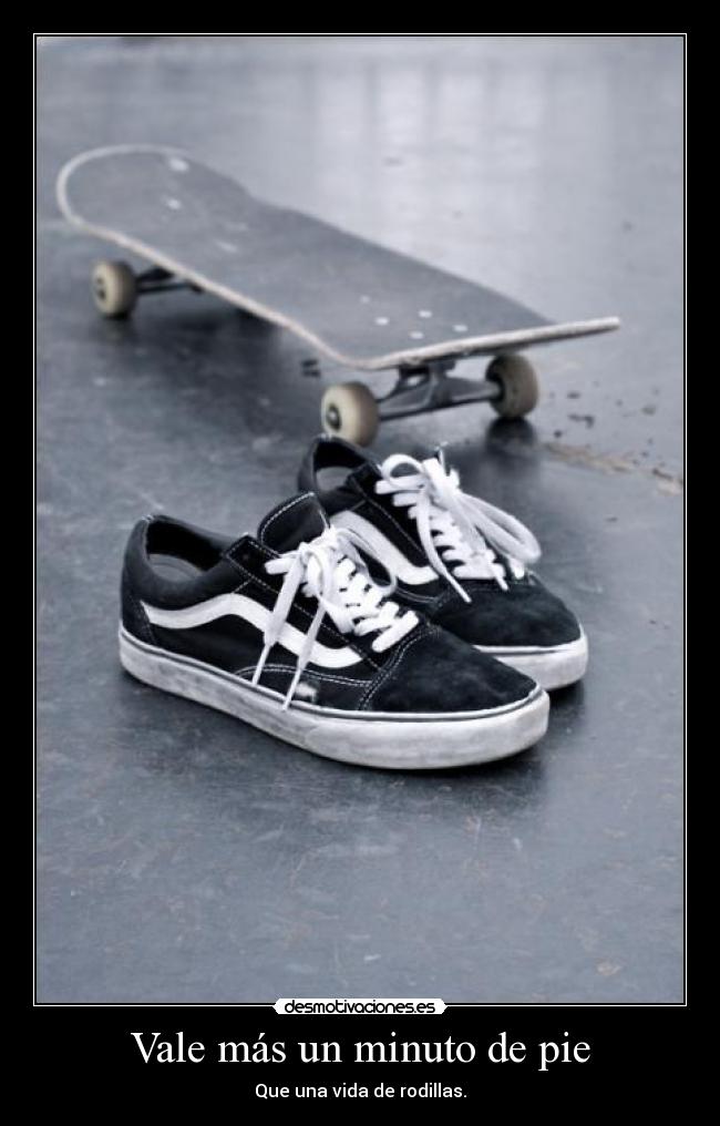 Vale más un minuto de pie - Que una vida de rodillas.