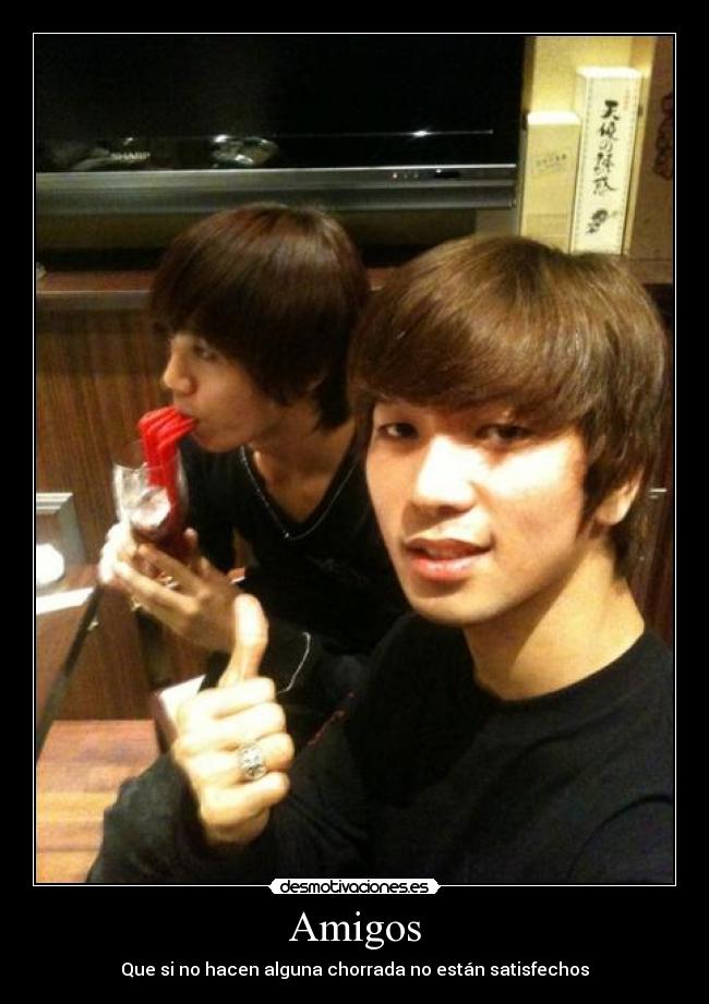 Amigos - Que si no hacen alguna chorrada no están satisfechos