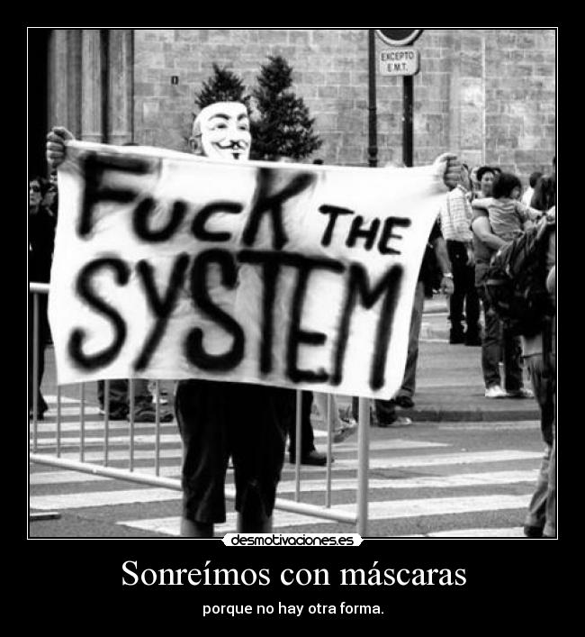 Sonreímos con máscaras -