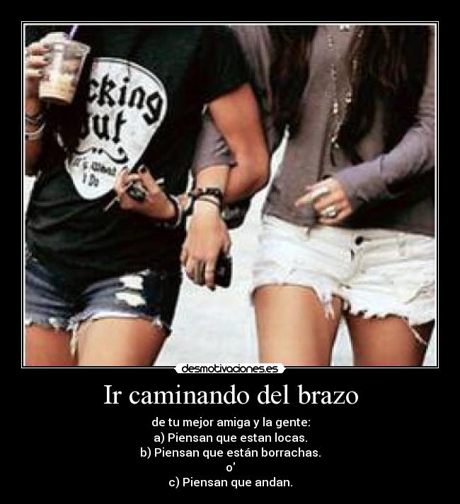 Ir caminando del brazo -